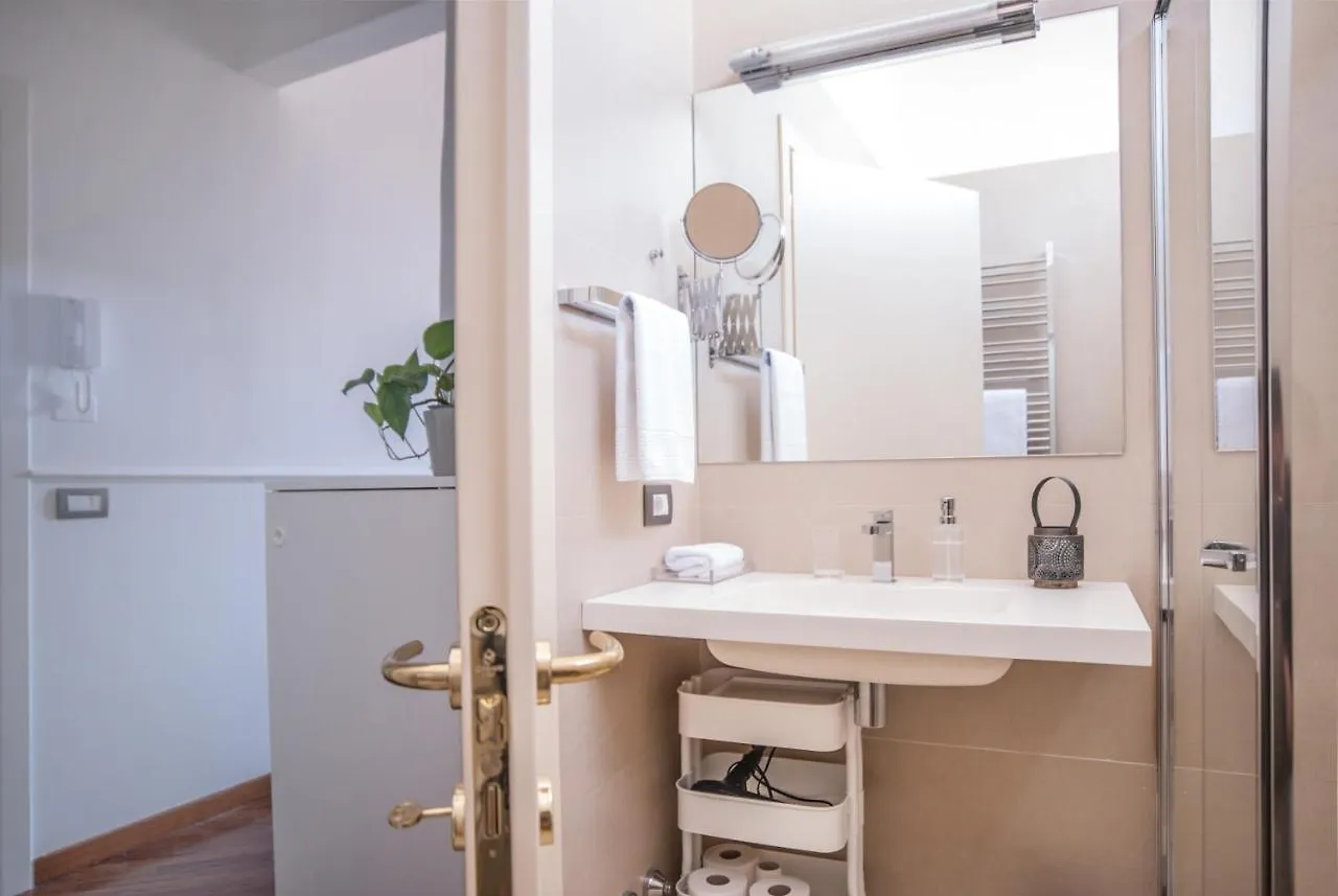 Your Home In Florence Next To The Central Train Station イタリア